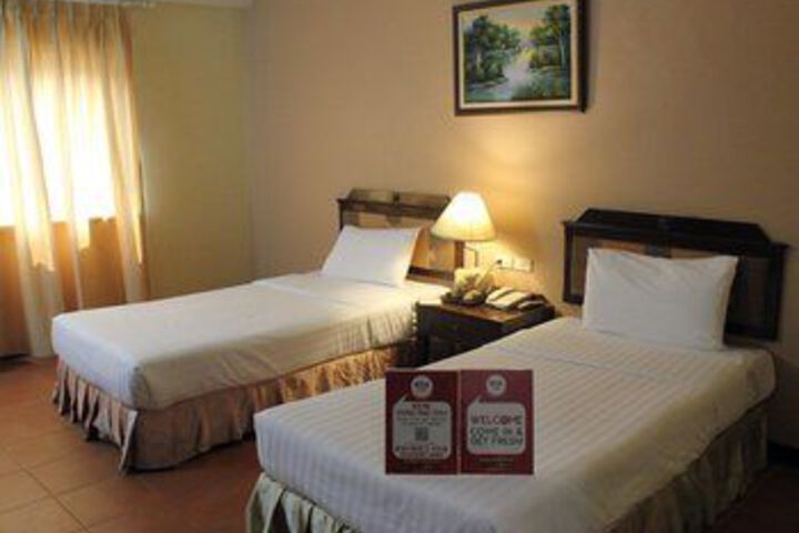 Room 8 of 11