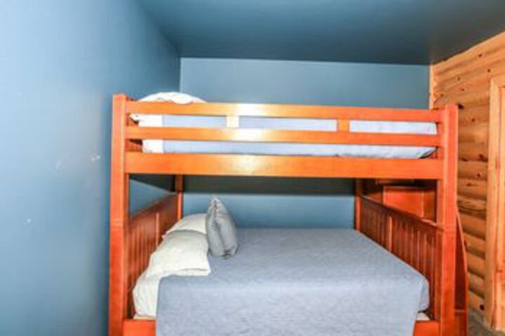 Room 44 of 112