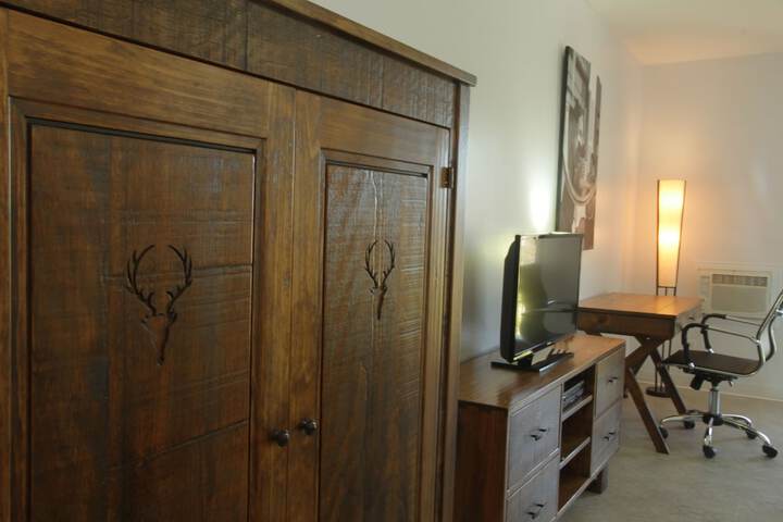 Room 7 of 80