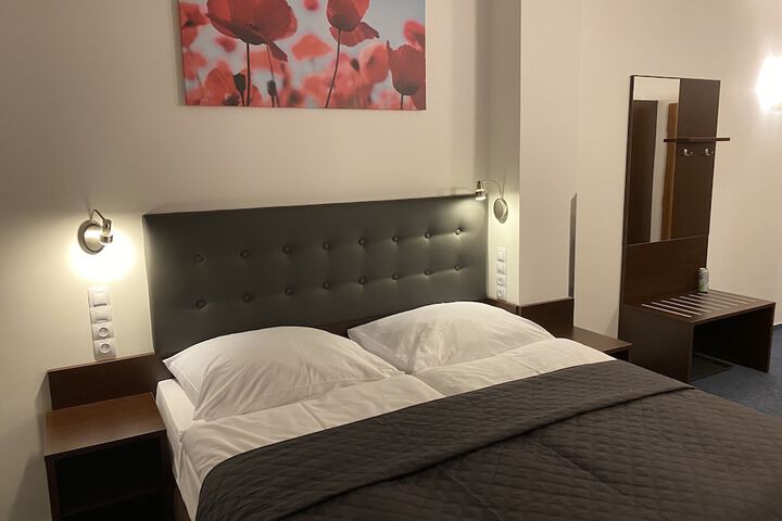 Room 34 of 60