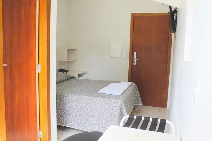 Room 8 of 29