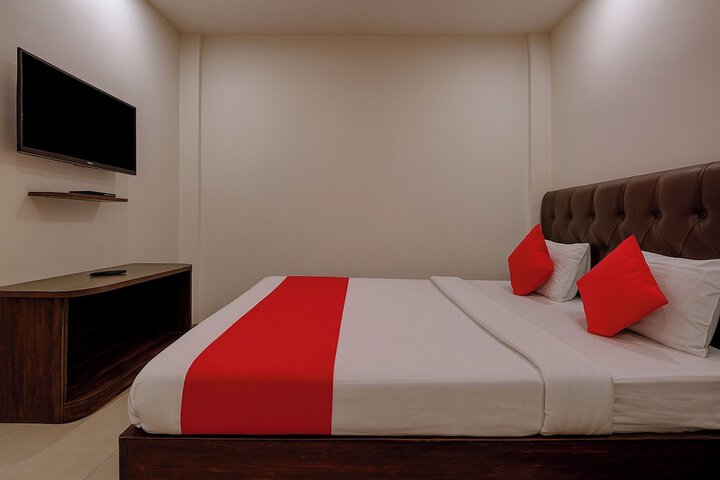 Room 8 of 14