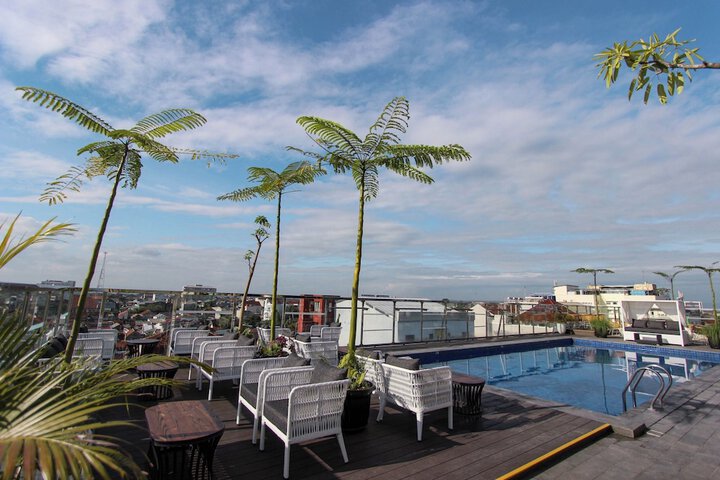 Pools & Facilities