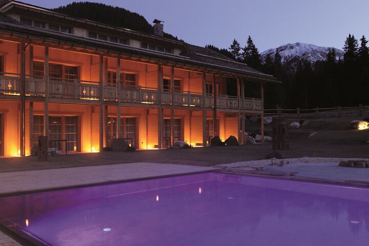 Hotel with Pool