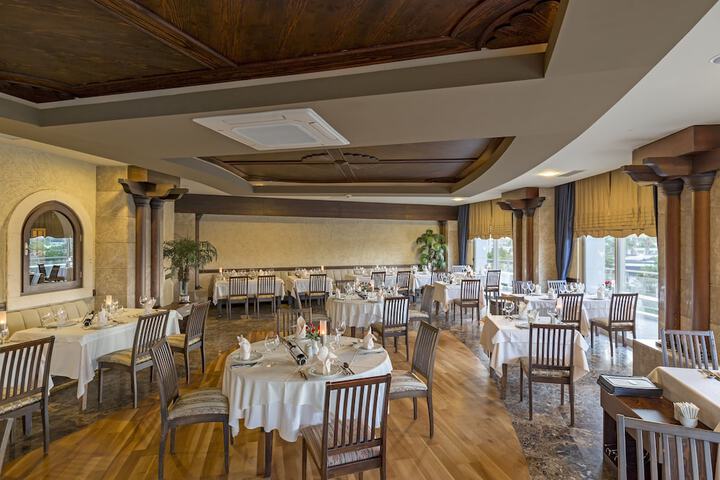 Dining 178 of 254
