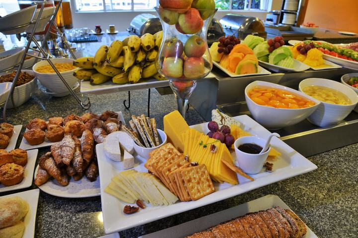 Breakfast/Coffee Service 169 of 207