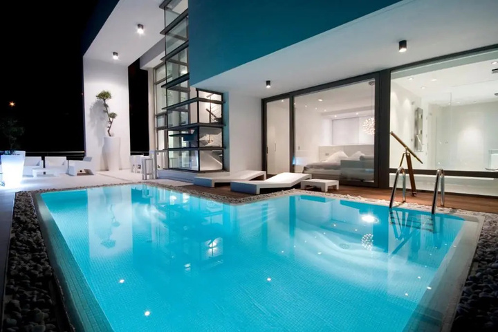 Pool 7 of 10