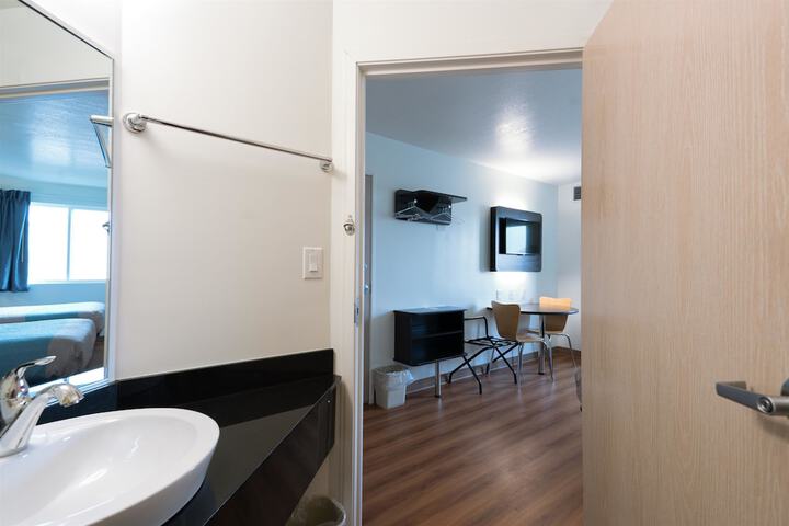 Queen Room Disability Accessible (7 of 23)