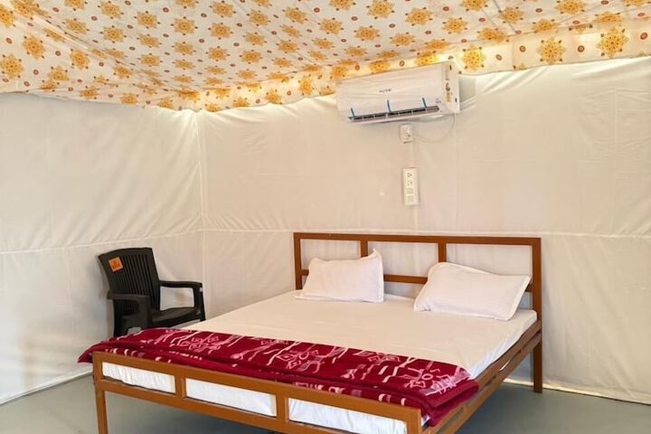 Room 3 of 18