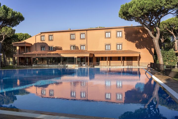 Pool Hotel