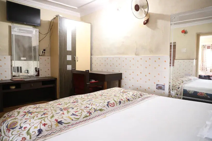 Room 2 of 15