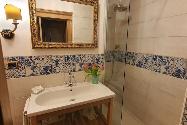 Clean Restrooms
