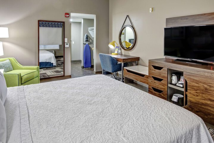 Room 7 of 33