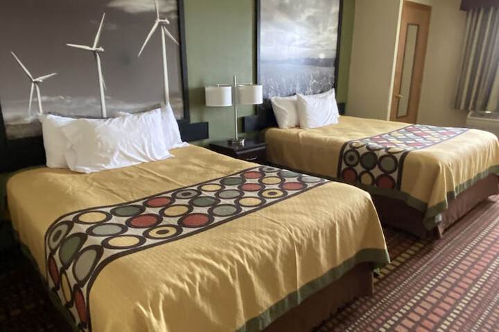 2 Queen Beds (4 of 4)