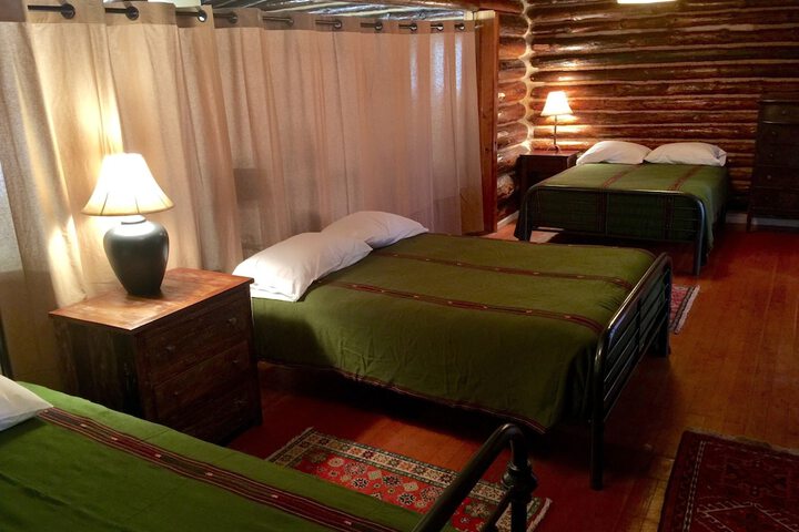 Room 3 of 211