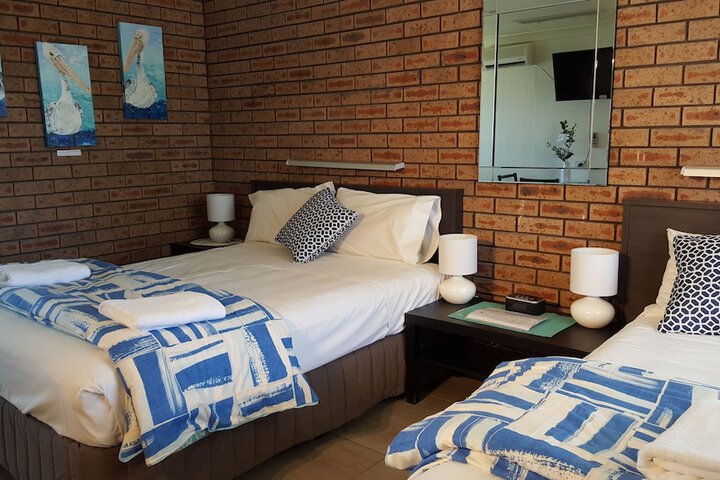 Room 5 of 62