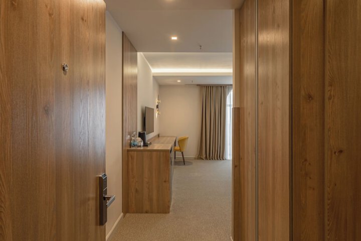 Room 12 of 43