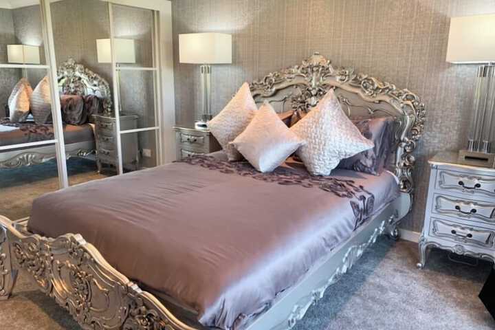 Room 16 of 79