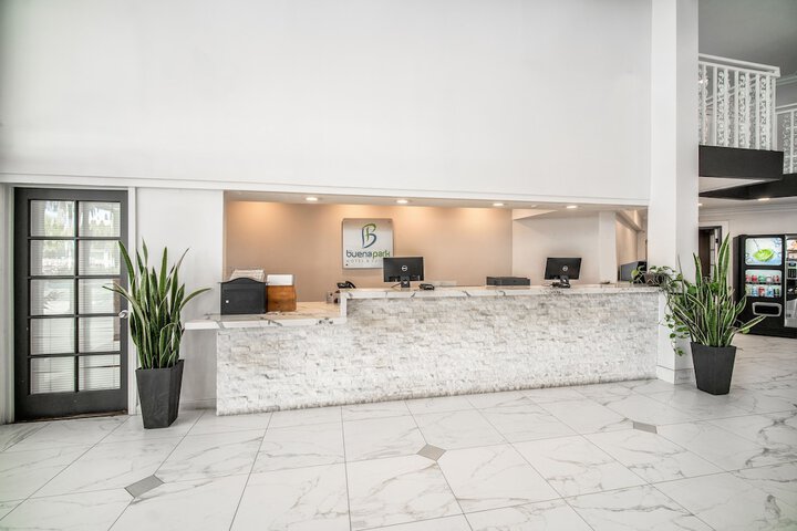 Check-in/check-out kiosk