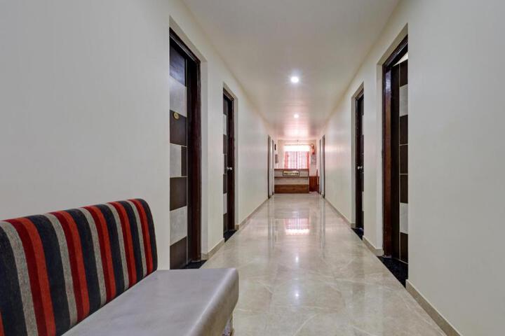 OYO Advika Boarding & Lodging