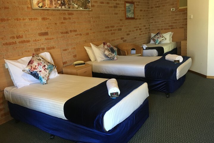 Room 4 of 68