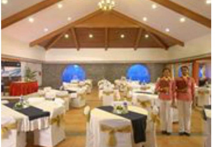 Ballroom/Hall 62 of 78