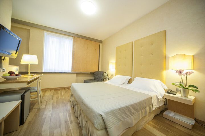Room 12 of 40