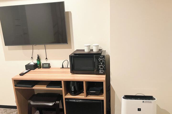 Room 6 of 18