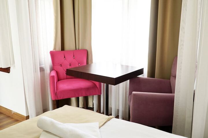 Room 10 of 52