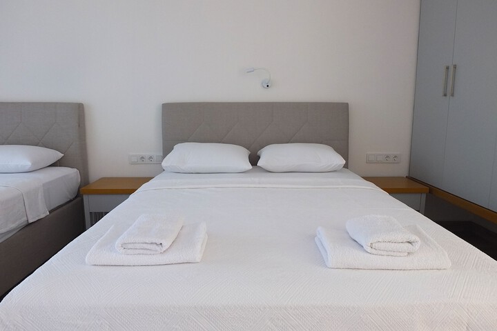 Room 13 of 74