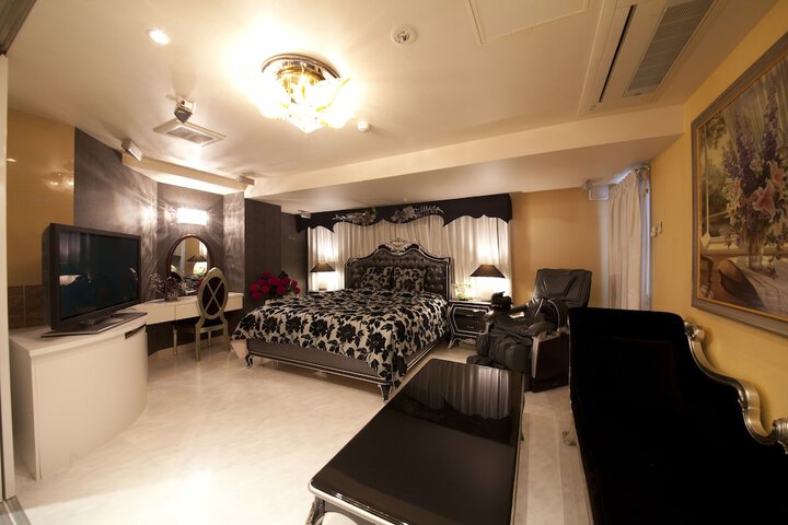Room 10 of 60