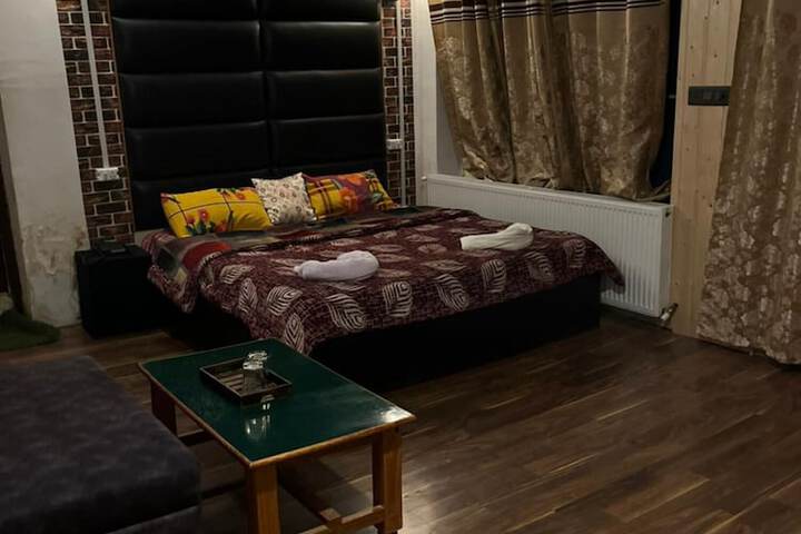 Room 2 of 15