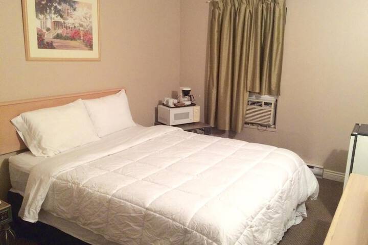 Room 13 of 37