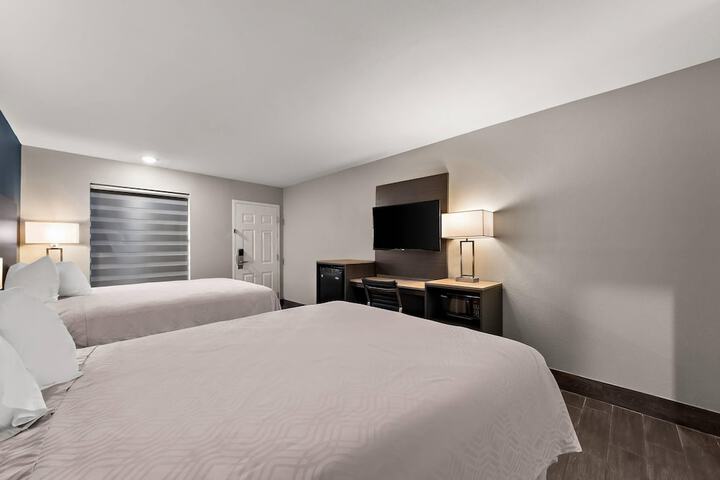 Room 25 of 47