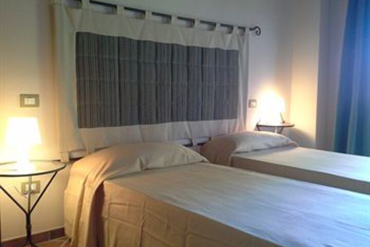 Room 13 of 70