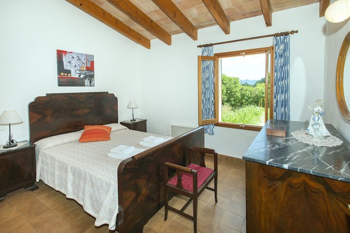Room 3 of 32