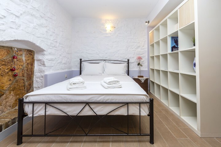 Room 3 of 18