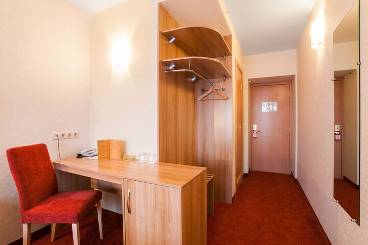 Room 21 of 40
