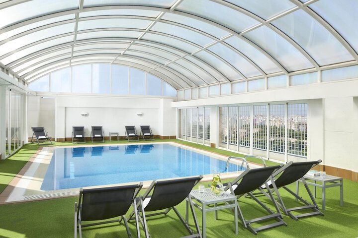 Hotel Pool