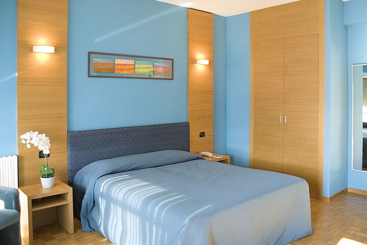 Room 5 of 34
