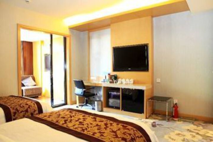 Room 6 of 11