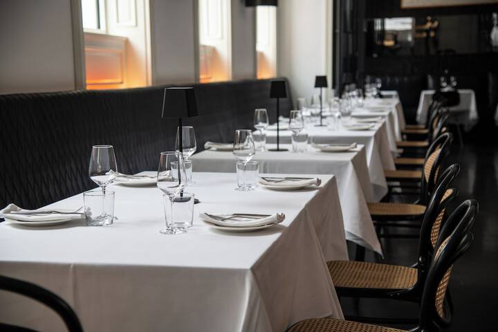Dining 122 of 147