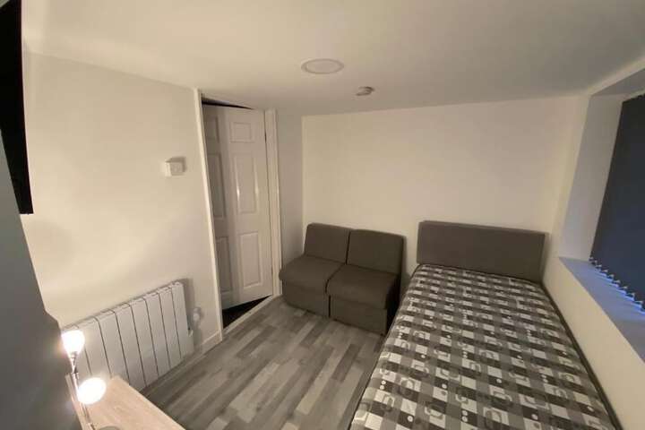 Room 19 of 32