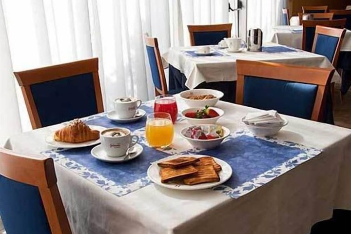 Breakfast/Coffee Service 28 of 41