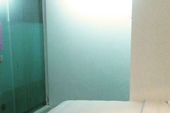 Room 6 of 7
