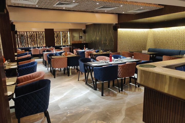 Dining 73 of 103