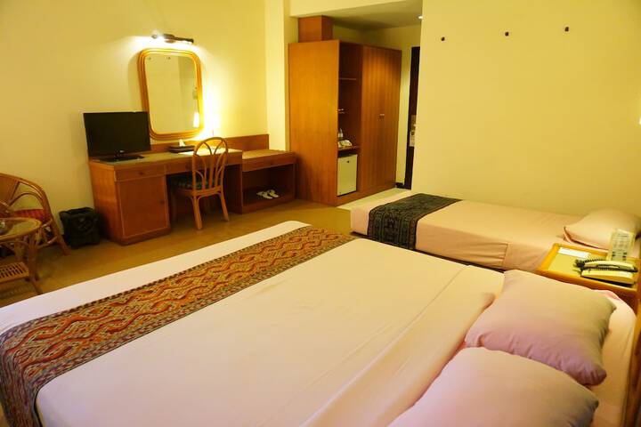 Room 13 of 21