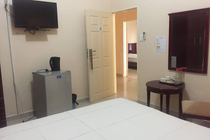 Room 4 of 20