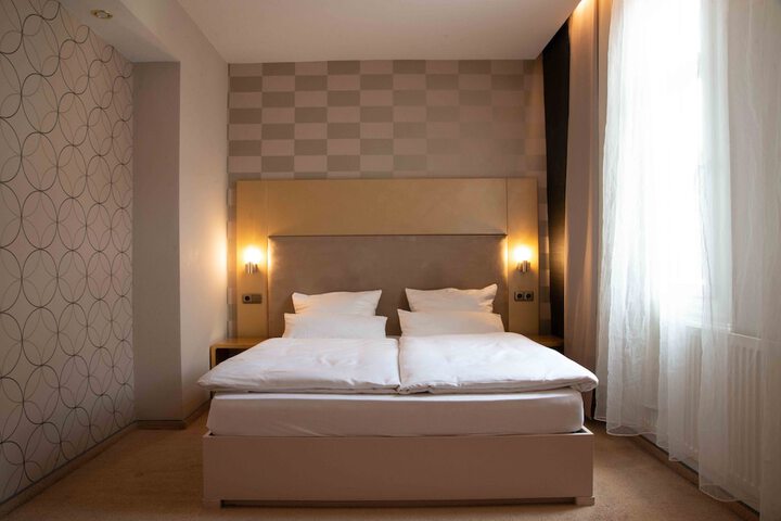 Room 18 of 44