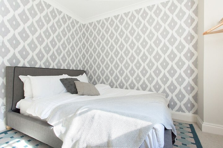 Room 10 of 29